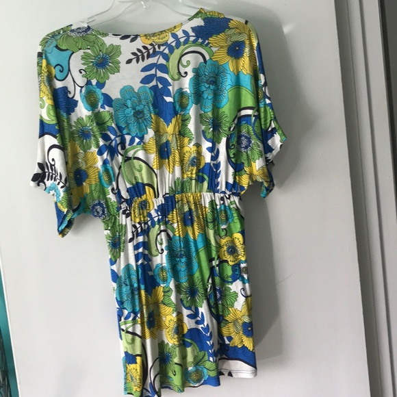 Eight Sixty V-neck flowy top - Picture 5 of 9